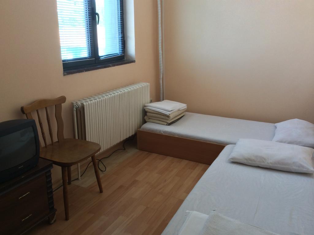 National Hotel Ruse Room photo