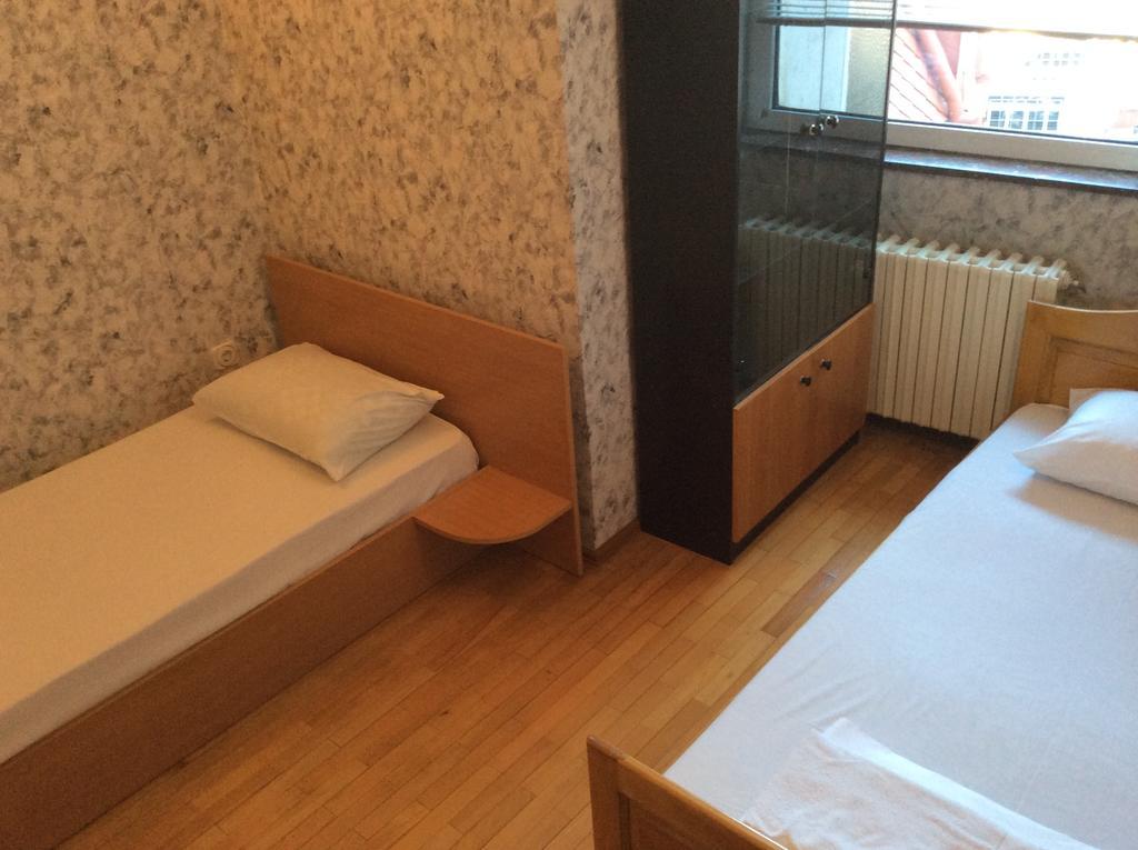National Hotel Ruse Room photo