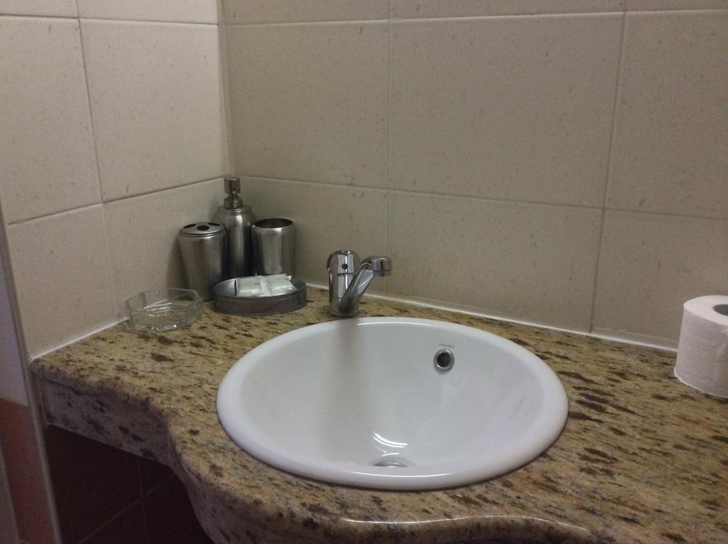 National Hotel Ruse Room photo