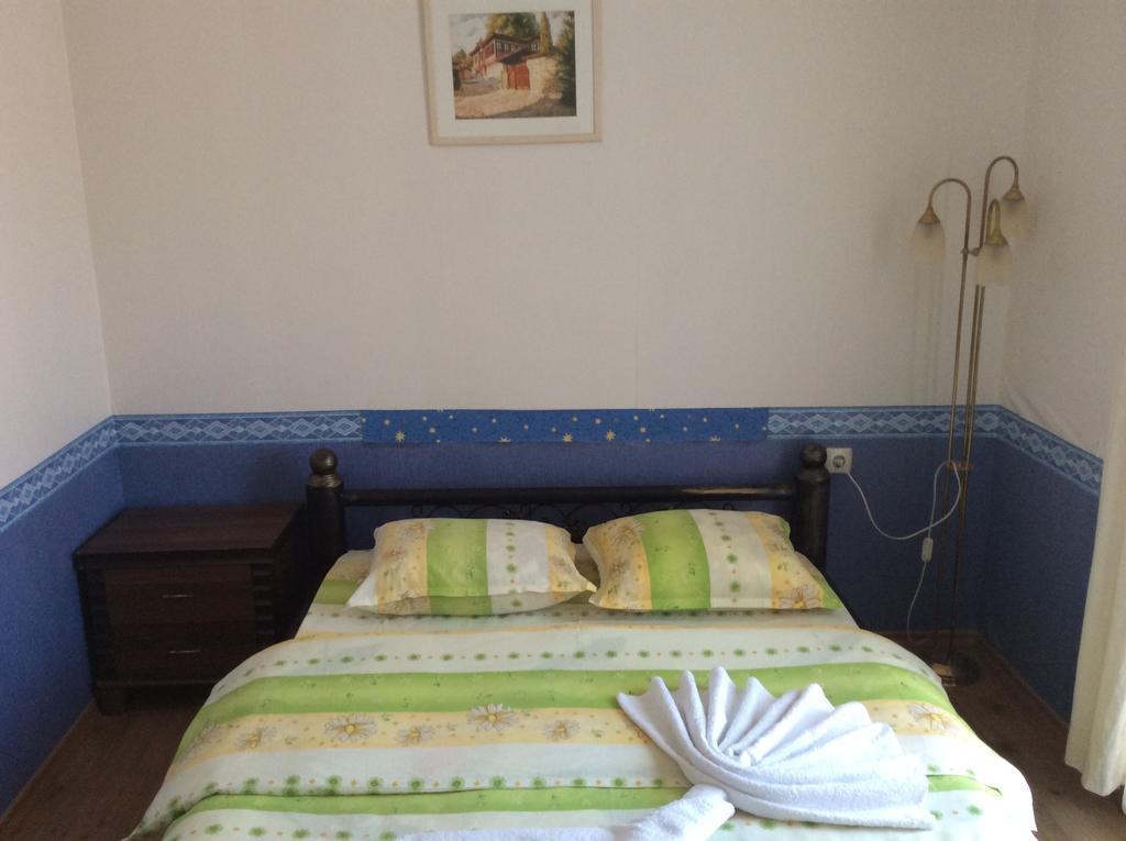National Hotel Ruse Room photo
