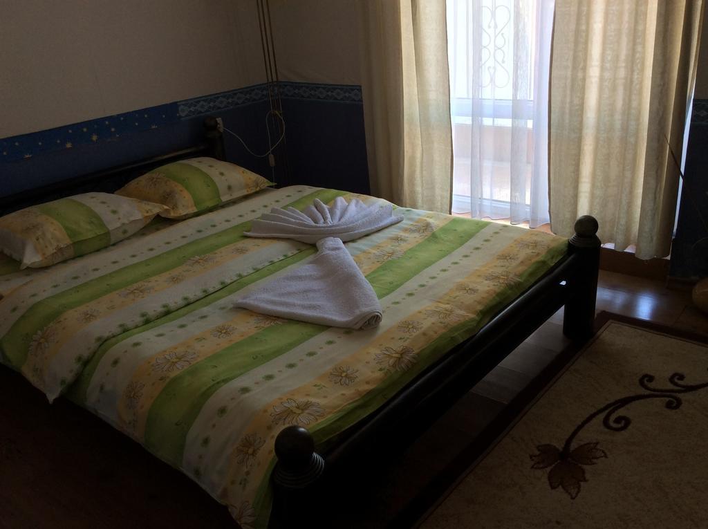 National Hotel Ruse Room photo