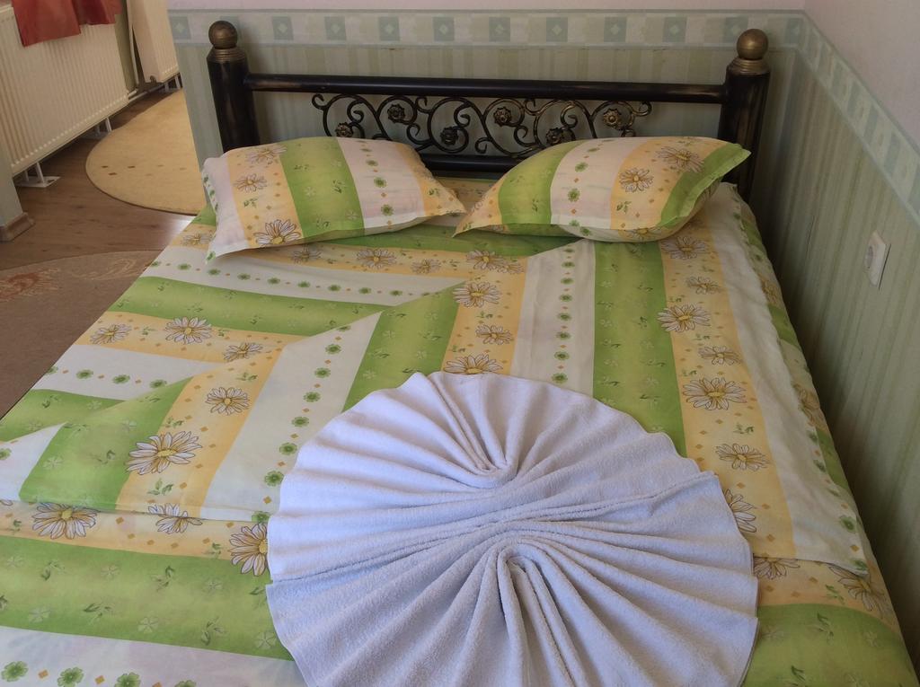 National Hotel Ruse Room photo