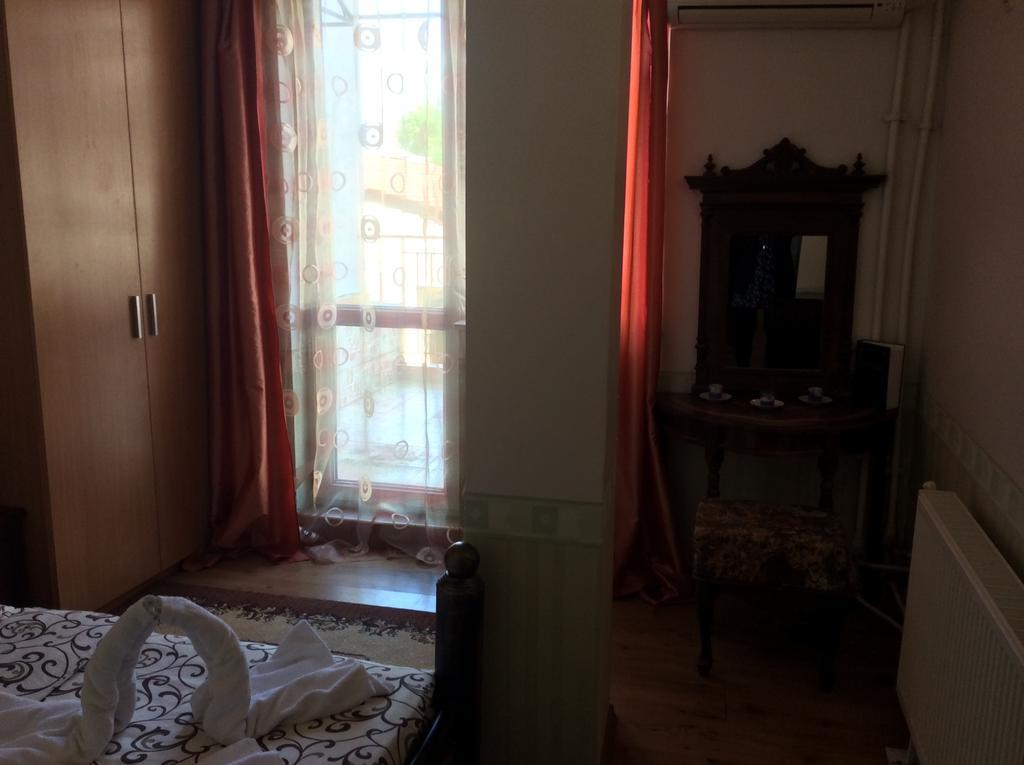 National Hotel Ruse Room photo